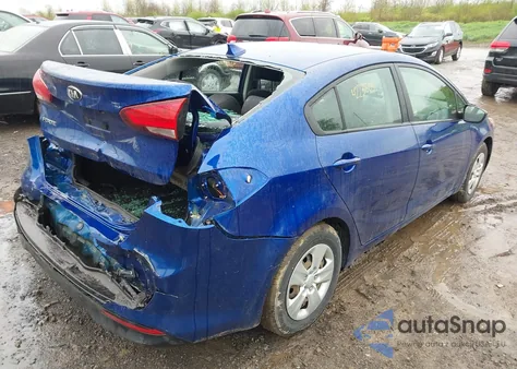 2017 Kia Forte Lx z USA, uszkodzony, nr VIN 3KPFK4A71HE052215